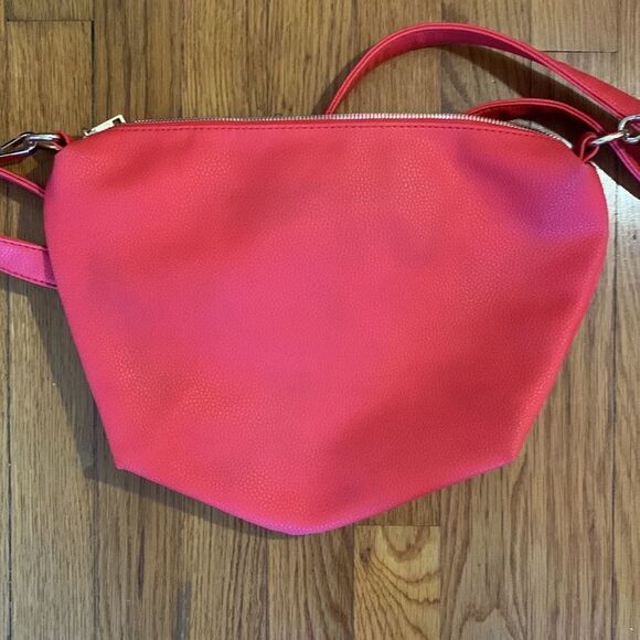 EUC BCBG Paris red crossbody bag! - Picture 3 of 7